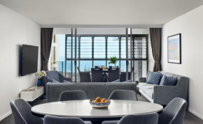 Meriton Suites Broadbeach, Surfers Paradise